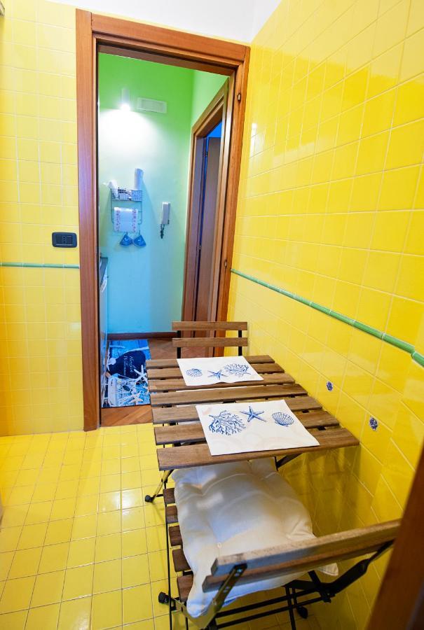 Casa "Kapri" Da Eva - Salerno Centro Con Self Check-In Apartment Bagian luar foto