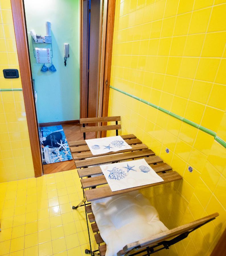 Casa "Kapri" Da Eva - Salerno Centro Con Self Check-In Apartment Bagian luar foto